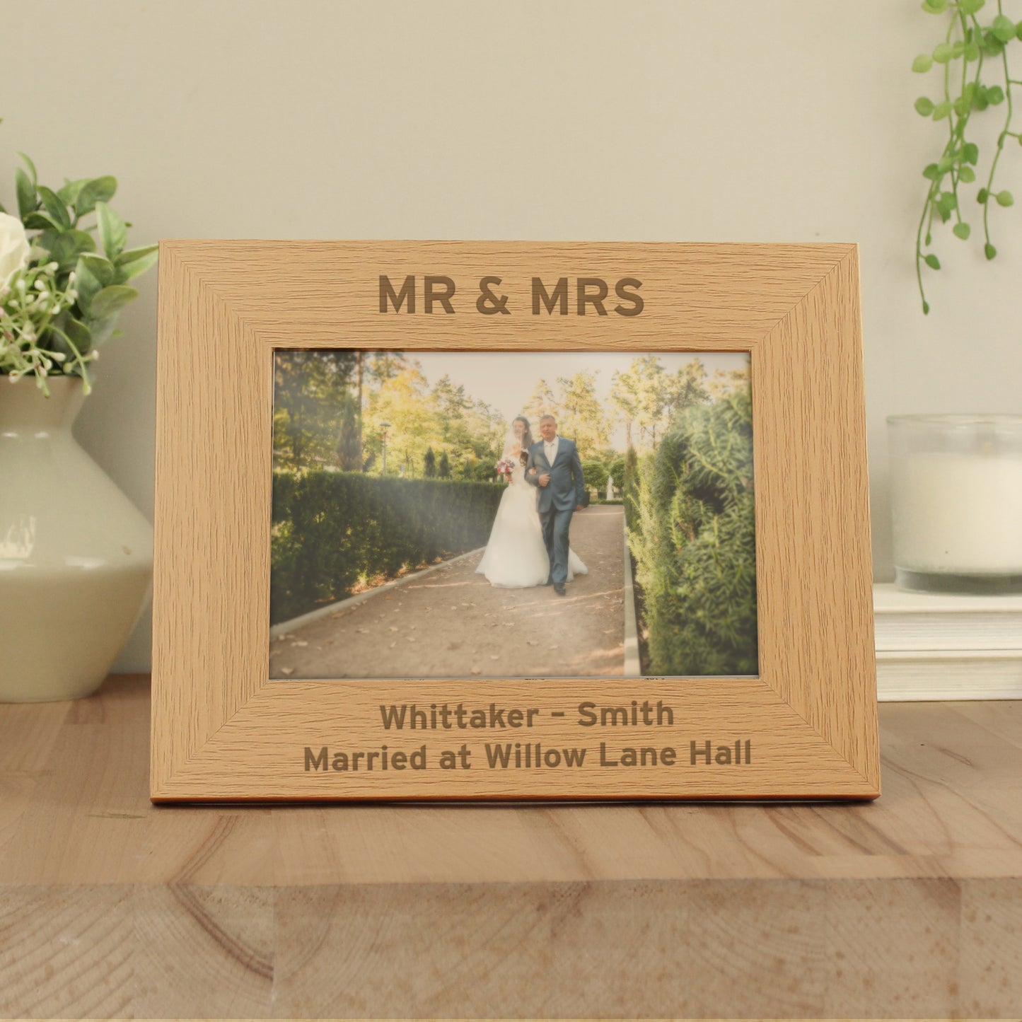 Personalised Bold Text 5x7 Landscape Oak Finish Photo Frame