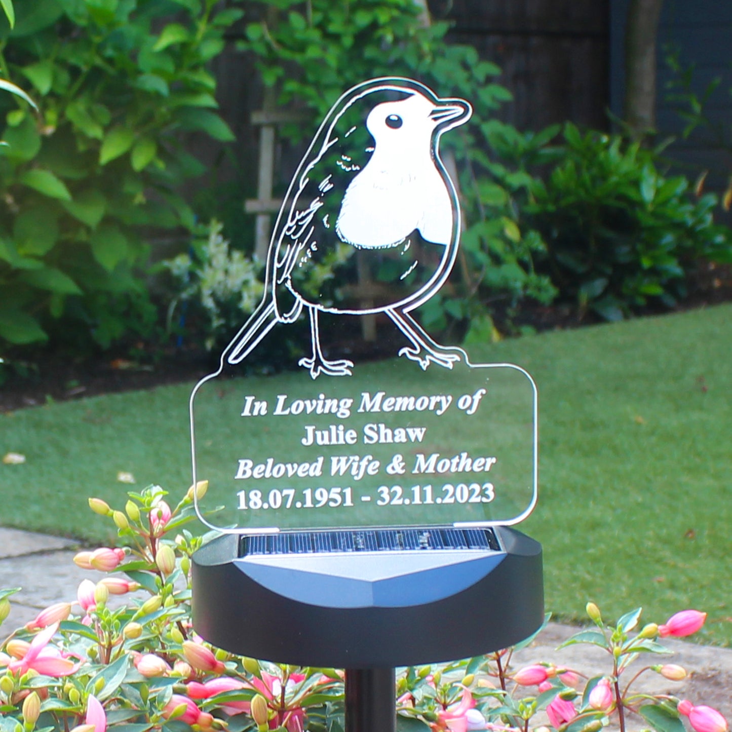 Personalised Robin Memorial Outdoor Solar Light