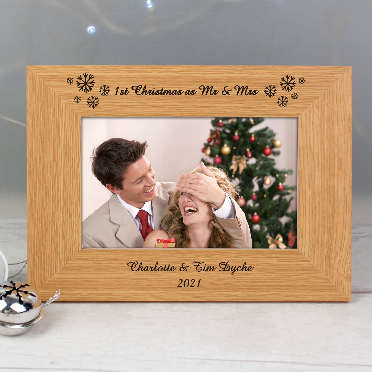 Personalised Oak Finish 6x4 Snowflake Photo Frame